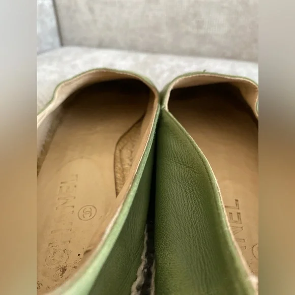 Chanel Olive Lambskin Leather Espadrilles Flats Slip on CC Logo